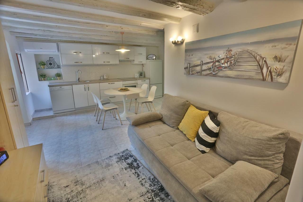 Apartman Dioniz スプリト エクステリア 写真