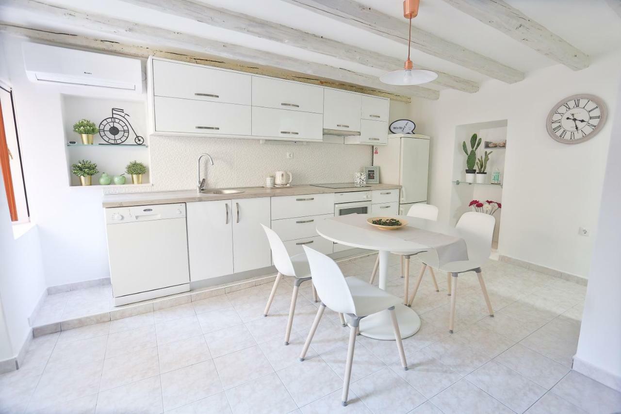 Apartman Dioniz スプリト エクステリア 写真